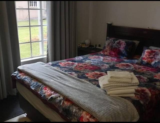 2 BEDROOM TOWNHOUSE FOR SALE IN ERASMUSKLOOF